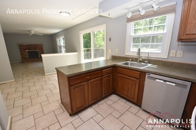 Photo - 1915 Ridgewood Rd