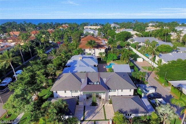 Building Photo - 285 5th Ave S Unit 2B