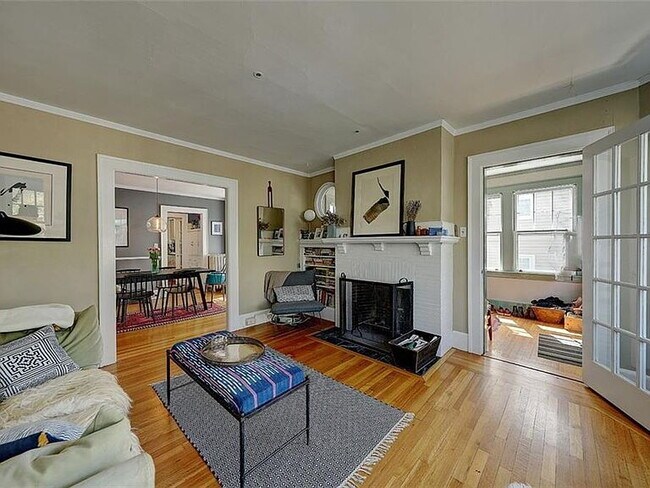 Photo - 17 Luzon Ave