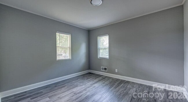 Photo - 910 E 6th Ave