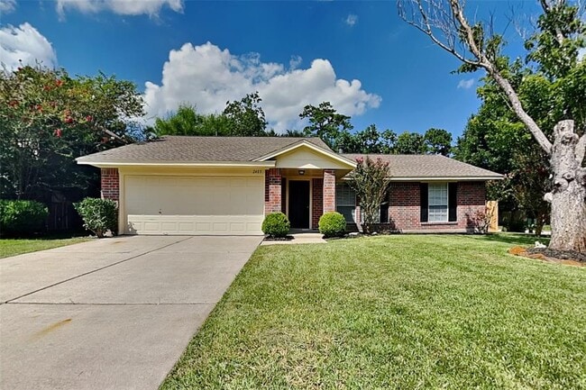Building Photo - 2403 Pine Cone Dr Rental