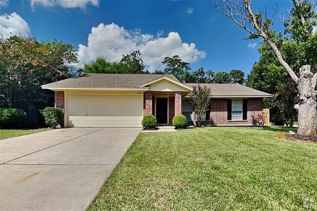 Building Photo - 2403 Pine Cone Dr Rental