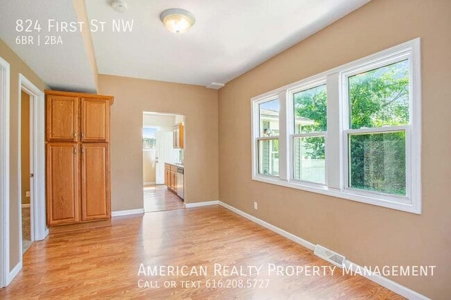 Photo - 824 First St NW-