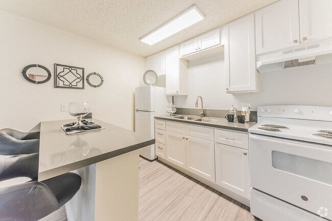 Building Photo - University Gardens Rental