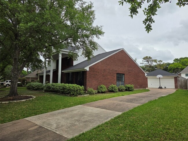 Photo - 2827 Lake Colony Dr