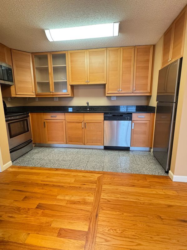 Photo - 184 Pequot Ave