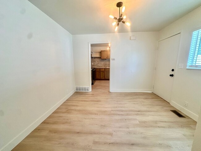 Photo - 1012 S W Temple St Unidad 1