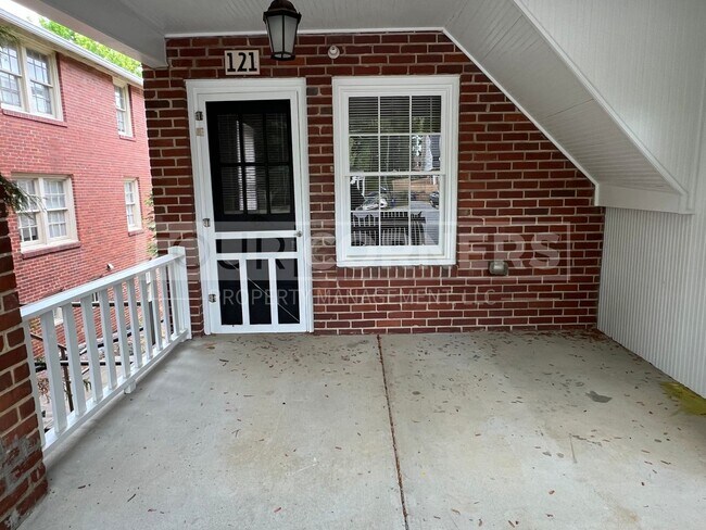 Photo - Charming 2 Bedroom 2 Bath in Historic Building Unidad 121