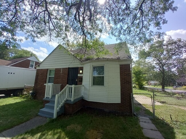 Building Photo - 16006 E State Fair Ave Rental