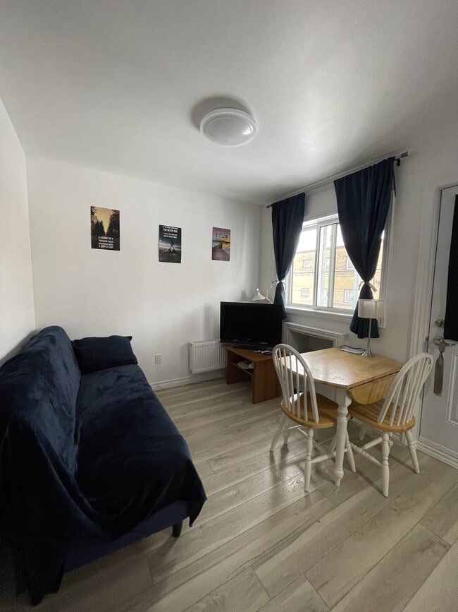 Photo - 630 Cummings Ave Unit 200