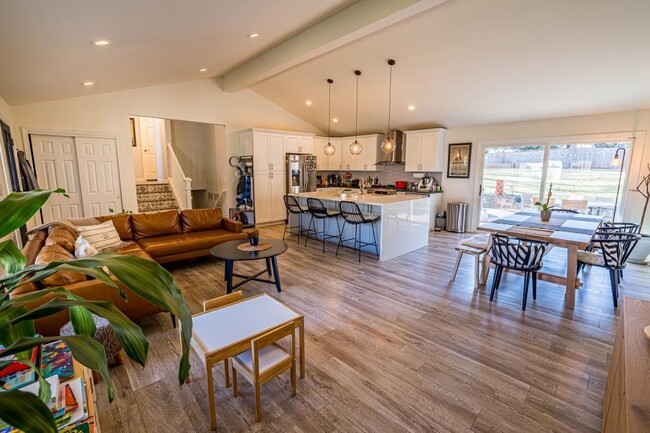 Photo - 3650 Fortingale Rd