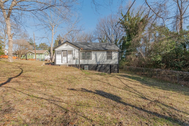 Photo - 1317 W 4th St