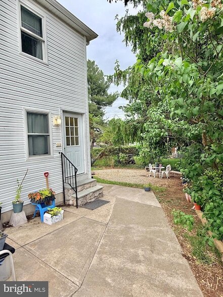 Photo - 735 Fisher Ave