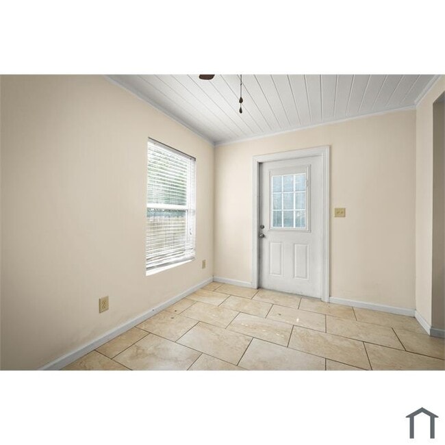 Photo - 12716 Gillespie Ave