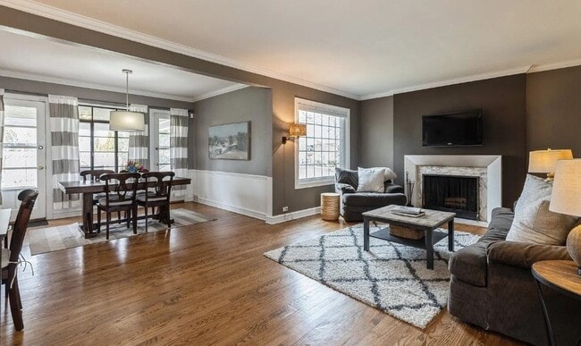 Photo - 9546 Springfield Ave