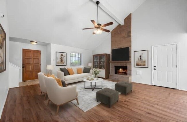 Photo - 16311 Salinas Ln