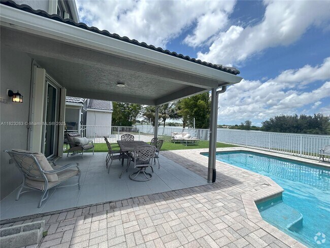 Building Photo - 5708 S Plum Bay Pky Rental