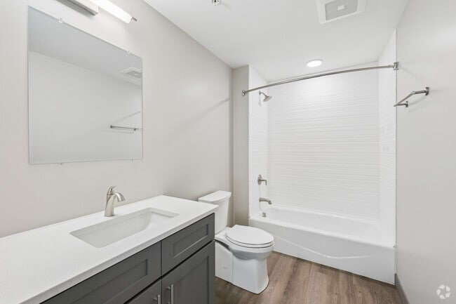 Voyager 2 2BR, 2BA - 1,088SF - Second Bathroom