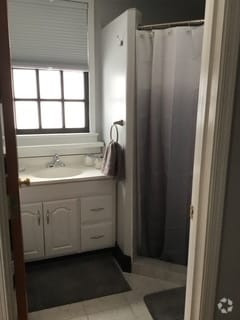 Building Photo - 121 Lafayette Rd Unit A Rental