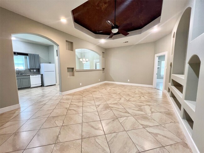 Photo - 216 Thorn Ridge St