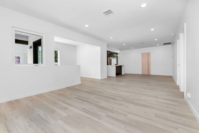 Photo - 2611 S Bentley Ave