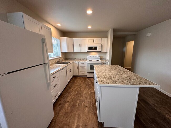 Photo - 1397 E Cypress Ave Unit A