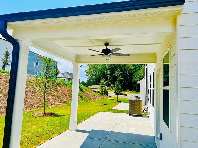 34 Shelter Ln E
