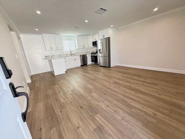Photo - Prime Sylmar 2/2 brand new home