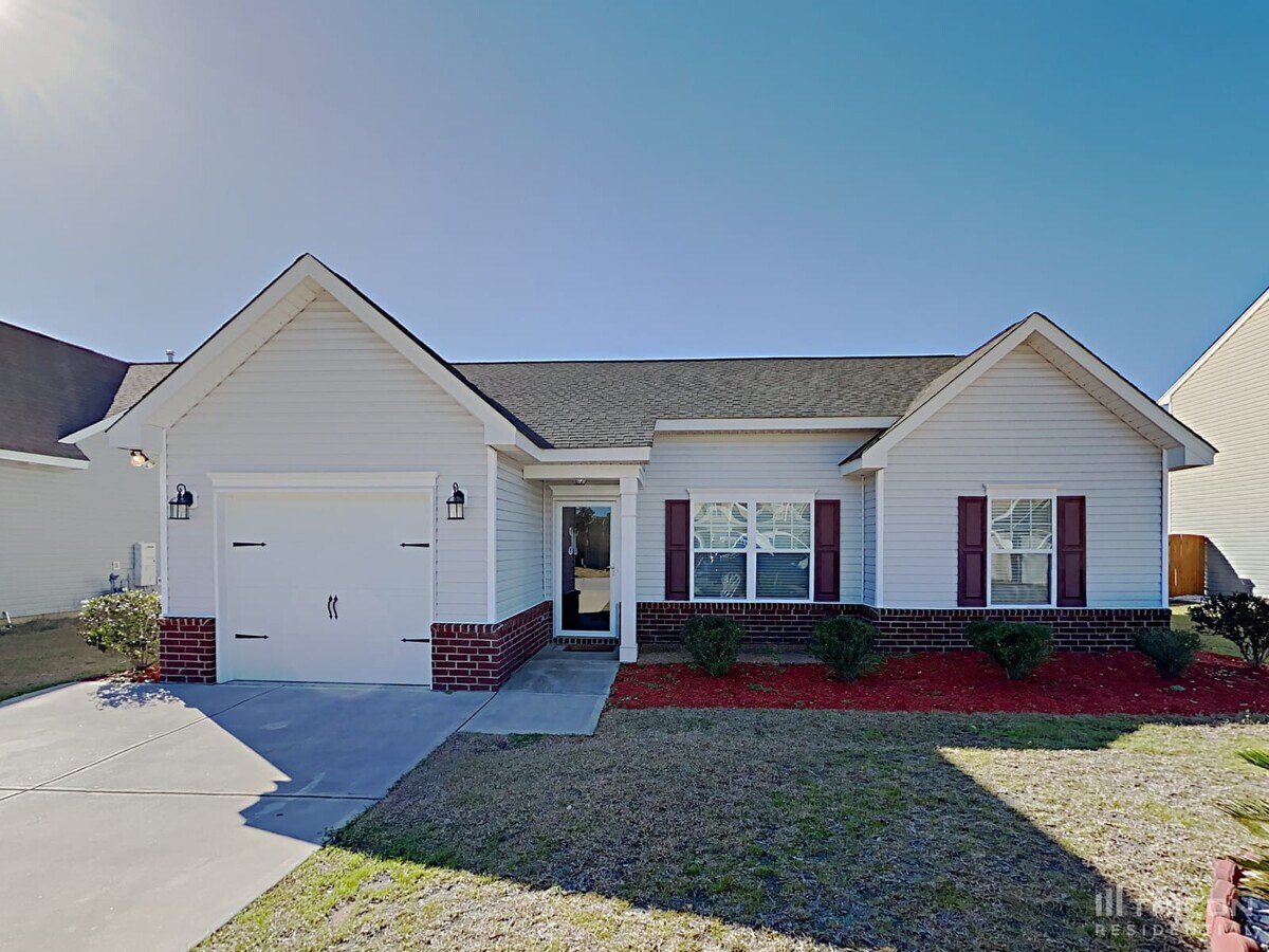 Photo - 333 Finch Ln