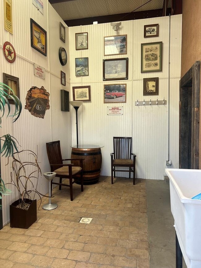 Photo - 1501 N Texas Ave