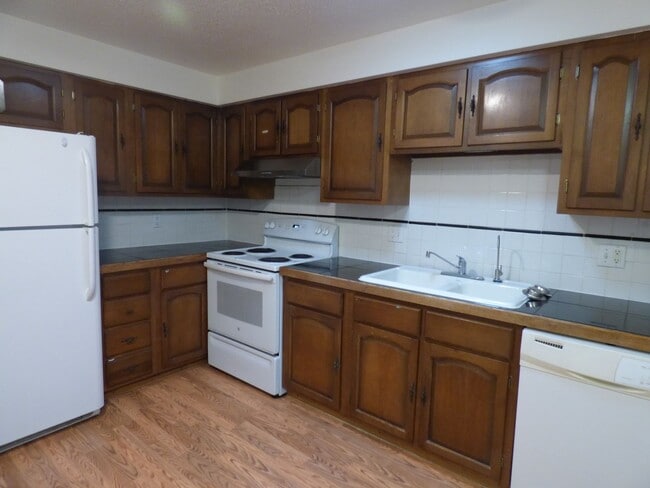 Photo - 1439-1441 Stuart St