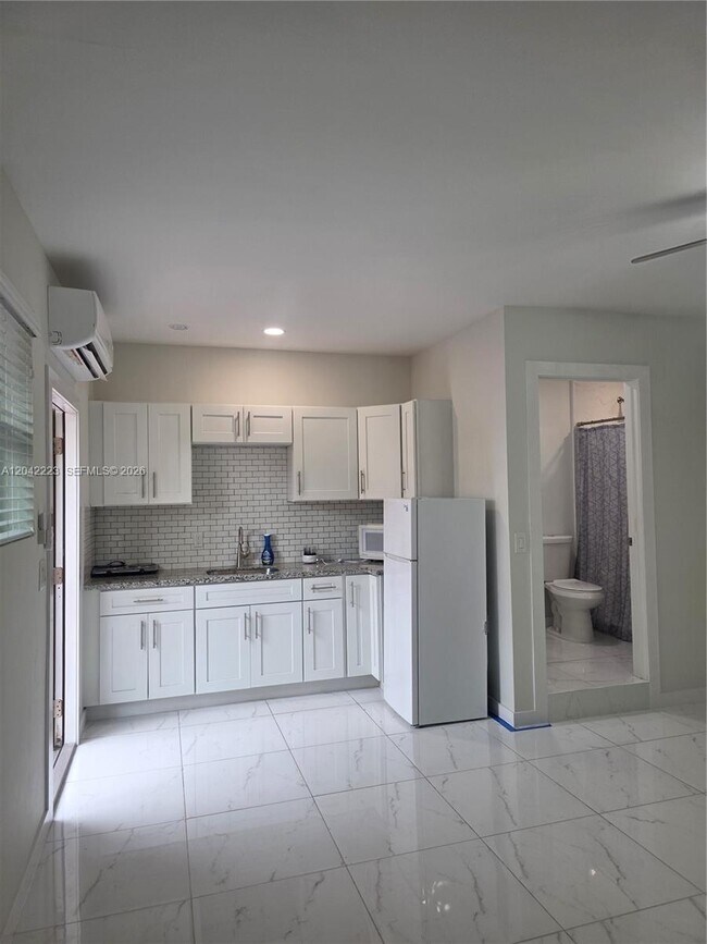 Photo - 1281 Redbird Ave