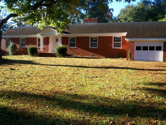 Photo - Great Waterfront Retreat