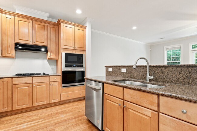 Photo - Beautiful 3 Bedroom / 2.5 Bathroom Townhome - Available NOW!