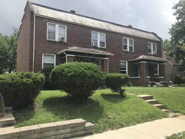 Building Photo - 623 E Gates St Rental
