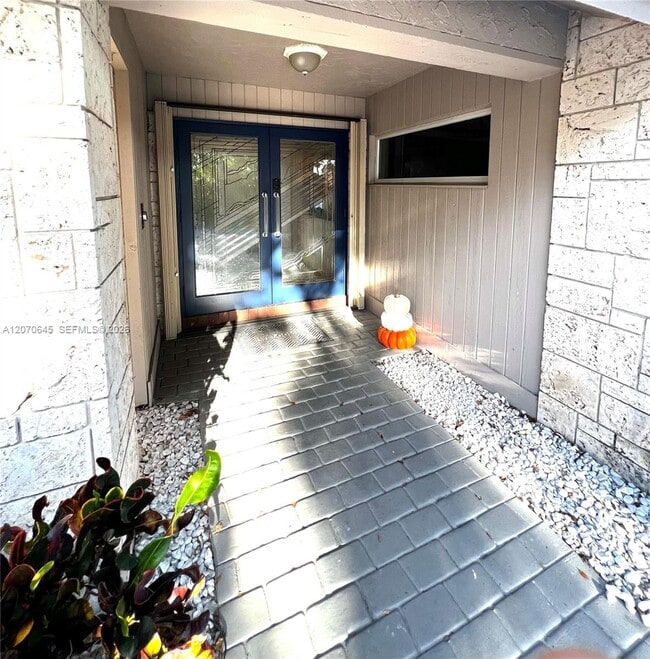 297 NW 104th Ave