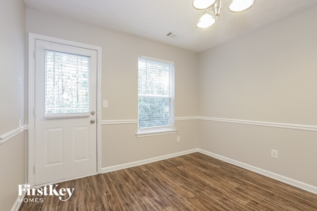 Photo - 528 Simpson Pl Dr