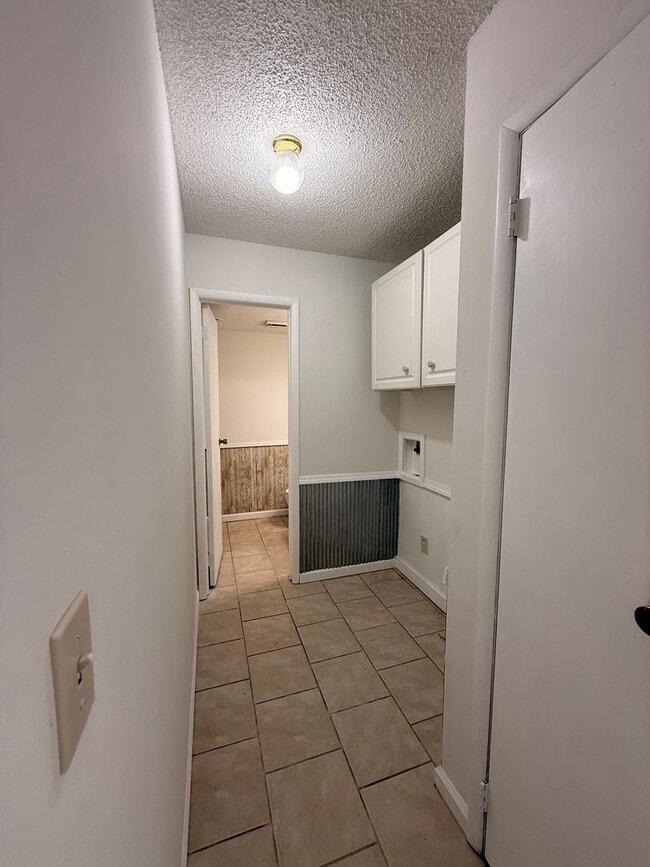 Photo - 1287-MF4-E Unit B