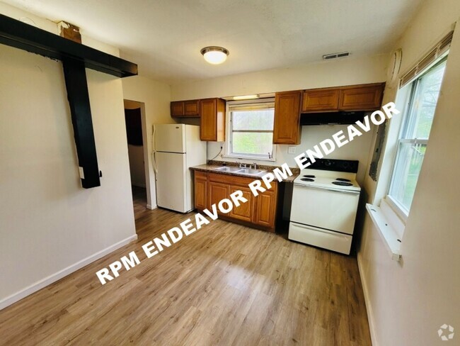 Building Photo - Move in Ready 2bed-1 bath Pet Friendly Rental