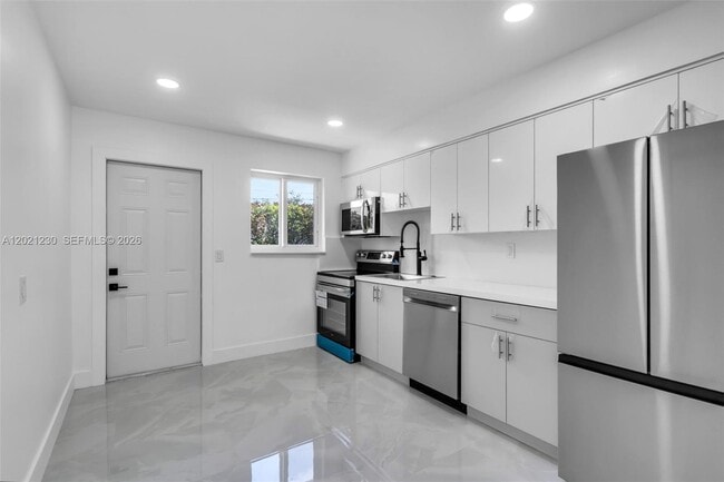 Photo - 821 SW 7th Ave Unit 2