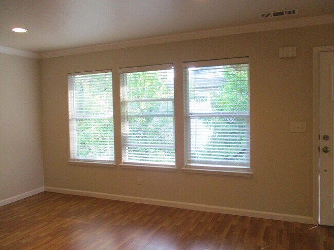 Photo - 333 Oak St Unit 1