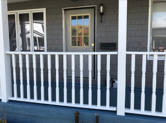 Building Photo - 106 Forest St