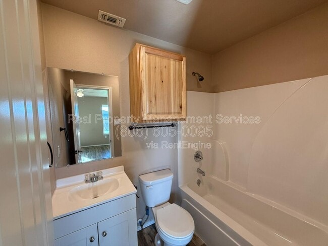 Photo - 2420 N Avenue P
