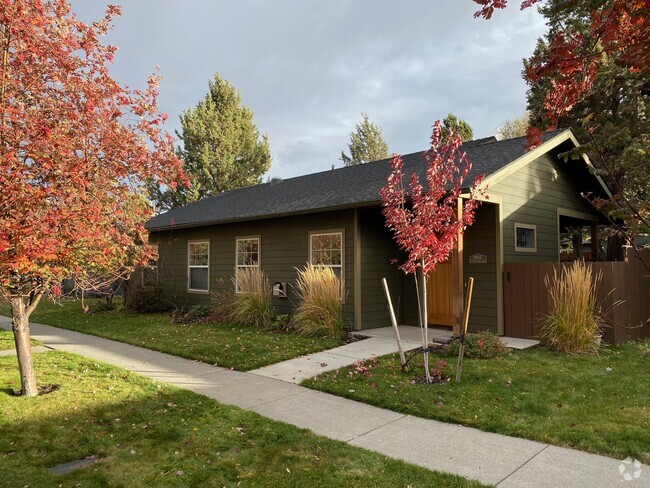 Building Photo - 20637 Honeysuckle Ln Rental