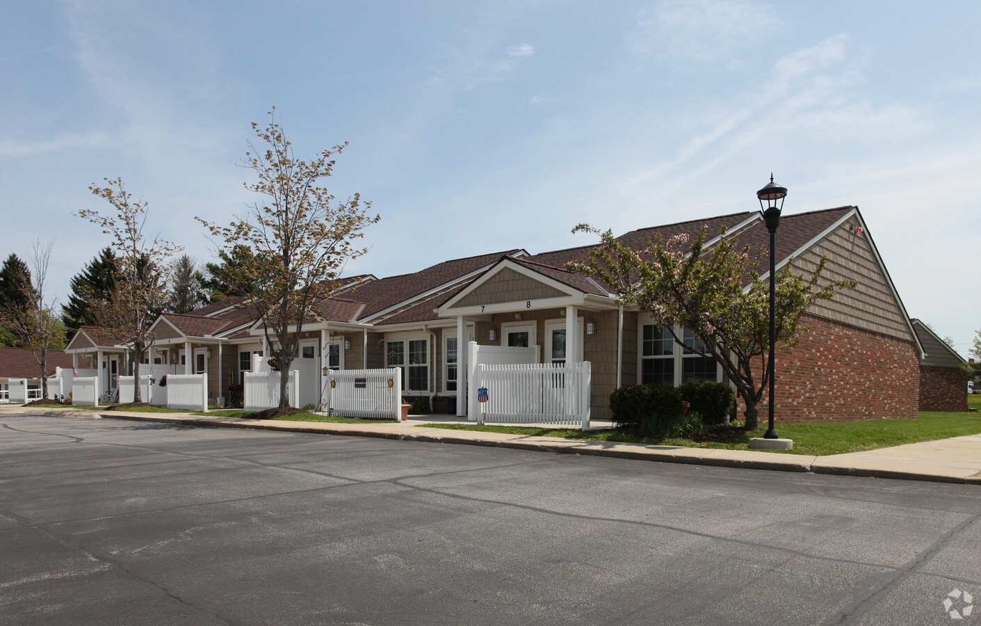 Photo - Lakeview Village