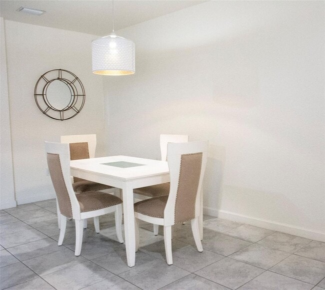 Photo - 315 NE 208th Terrace