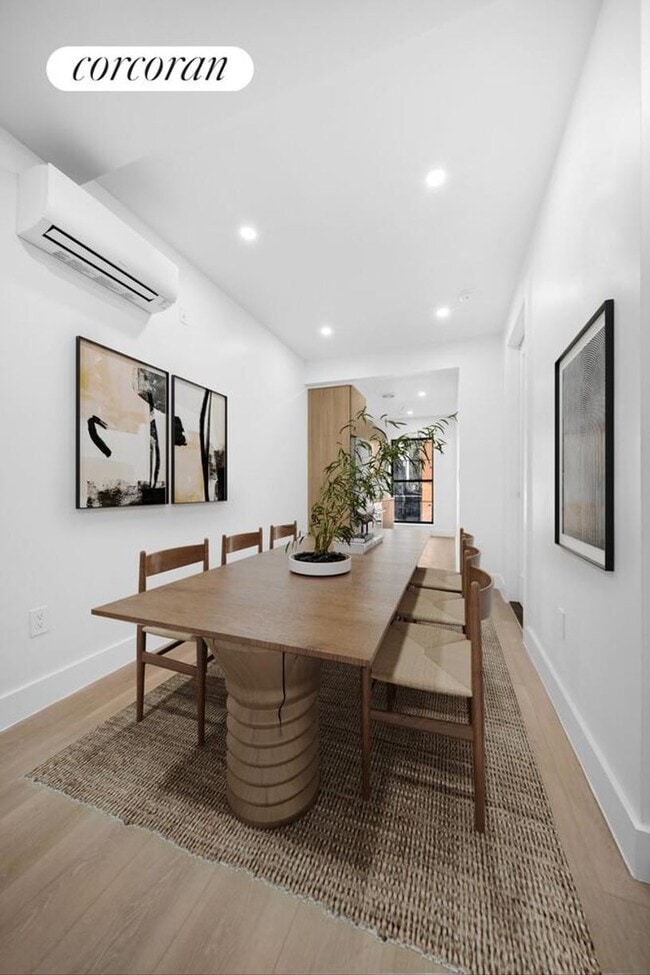 Photo - 166 S 2nd St