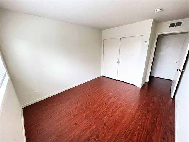 Photo - 1619 Oxford St