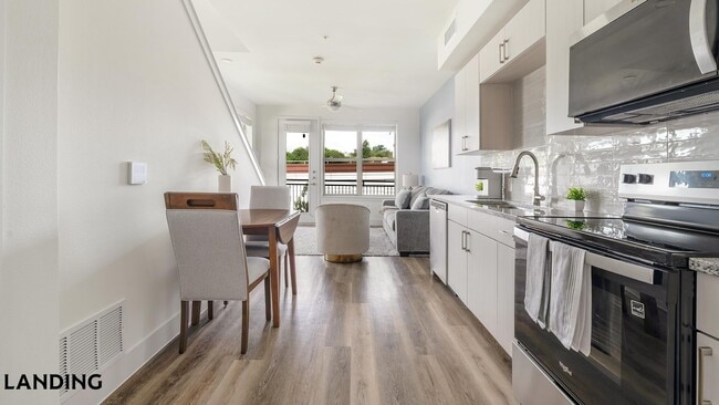 Photo - 6525 Ed Bluestein Blvd Unidad 2216