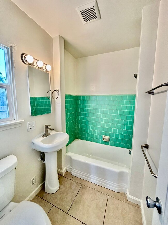 Photo - 11- Palm-Tuler Rentals Unit 102